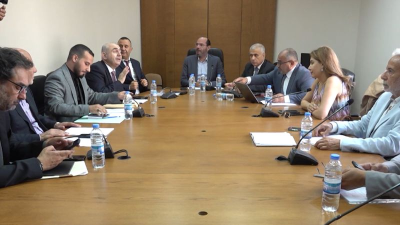 مضبطة اتهام في لجنة التربية