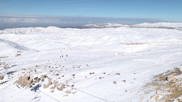 لبنان يستقبل شتاءً طال انتظاره