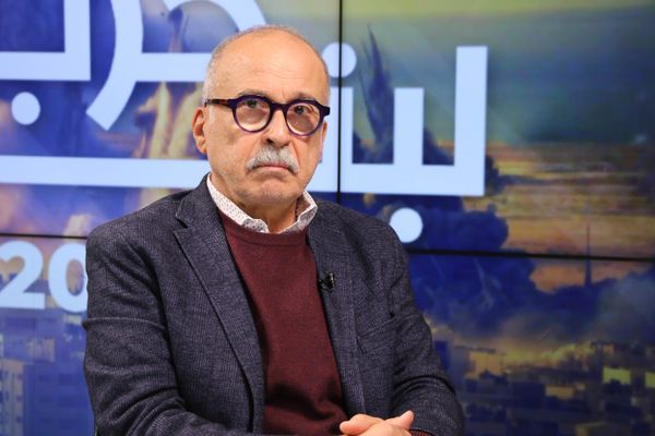 دحشوها للفرقة 98 انظروا اليهم مثل الكلاب- اميركا عم يلتعن سلافها وخسائرها فادحة-كيبوتس عراة في لبنان
