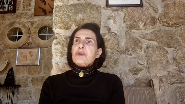 الشادور الإيراني وإسرائيل والمرأة الشيعية- الأميرة حياة ارسلان تفجر غضبها بوجه العهد والحزب!