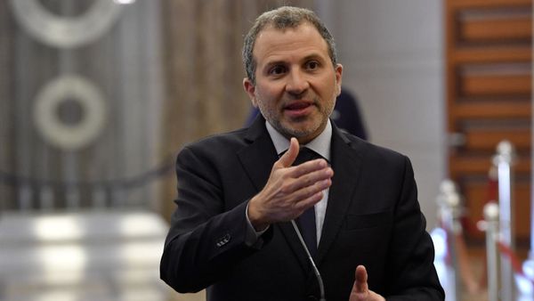 الوطني الحر يفتح حوارًا معمّقًا مع النخب السنّية