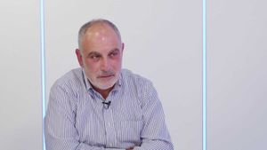 زياد أسود يفضح 