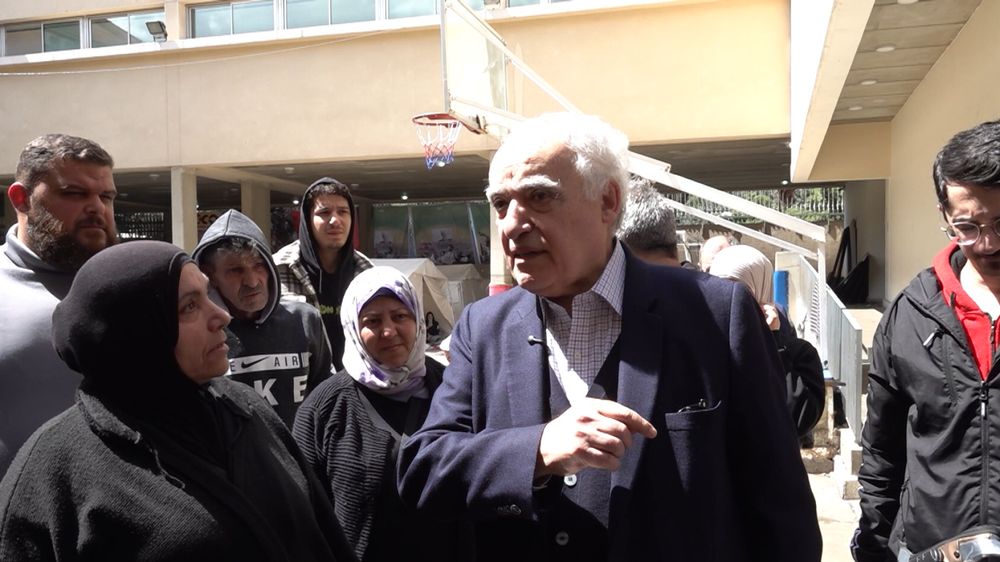 وزير الثقافة يجول على النازحين 