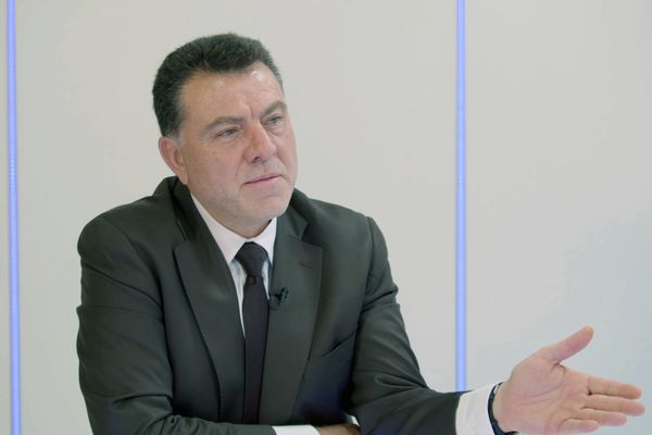 جنوب مدمّر وشمال مشتعل ورايات الثأر مرفوعة في سوريا.. حسن يعقوب: دخلنا زمن السيناريوهات السوداء
