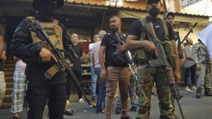 عباس في بيروت.. والعيون على السلاح الفلسطيني