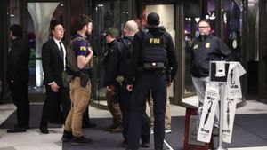 لغز منفّذ هجوم واشنطن… ولماذا استثناه مدير الـ أف بي أي؟