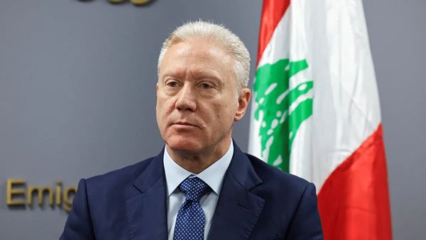 رجي يحمل قرار الحكومة إلى العالم