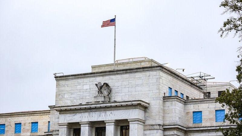 الفيدرالي تحت الهجوم 
