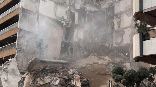 اسرائيل تضرب مبنى مؤلف من 10 طوابق في تلة الخياط