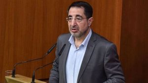 بين التدريب والتدخل.. الحاج حسن يسأل 