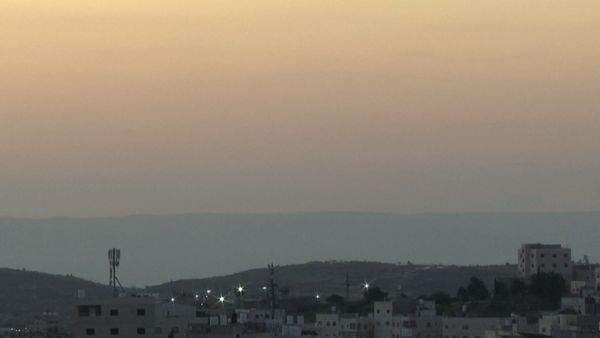 الجنوب ينزح تحت تحت وطأة نار لم تهدأ