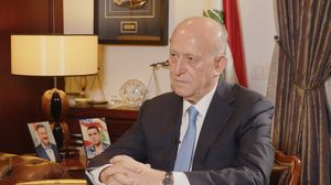 أشرف ريفي يهدد ويتوعد نعيم قاسم بالسجن: اقفلوا السفارة الإيرانية... السنة لن يسامحوا الحزب!
