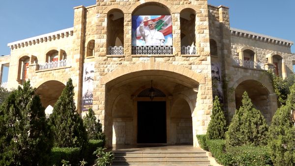 قبل زيارته الاستثنائية… نشاط مكثّف في دير الصليب لاستقبال البابا