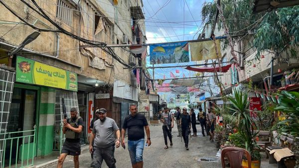 مخيم شاتيلا: رعب وتفلّت يطرح أسئلة عديدة