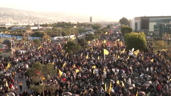 في وقت الجلسة الشارع مكتظ.. ما علاقة الحزب؟
