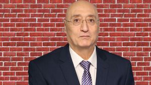 جوزاف ابو فاضل بكلام نابي وجدل حول فتوى تفخيذ الرضيعة داخل الاستديو!