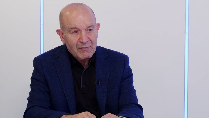 الحزب يُقامر بالشيعة ولبنان الكبير بخطر.. مصطفى علوش بتصريحات مُريبة: ما ينتظرنا أصعب من الحرب

