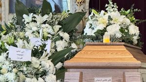 بقلبٍ مجروح.. فيروز تودع ابنها هلي