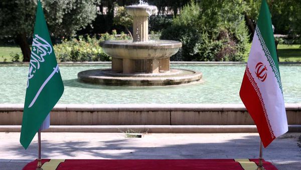 إيران تروّج لهدوء لبناني برعاية سعودية؟