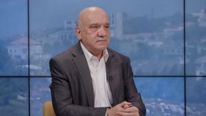 مخطط لإستكمال ضرب مكة وحرب أهلية إسرائيلية- ما كشفه هذا الخبير حساس: قنبلة ستفجر أميركا من الداخل!