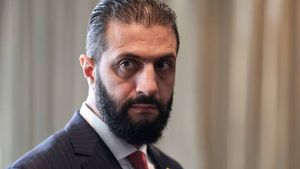 ترامب يفكر بمنح الشرع الضوء الأخضر ضد حزب الله