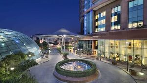 صمت مفاجئ يقابل قرار الحبتور