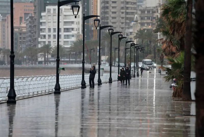 بعد طول انتظار.. أول سطور الشتاء تُكتب في سماء لبنان
