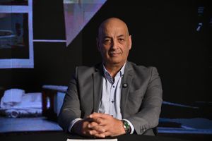 القصة الكاملة لشبكات النفوذ السوداء في لبنان.. العميد كلود حايك يفضح أدوات إسقاط السياسيين والأمنيين 