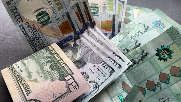 حركة نقدية.. استخدام الشيكات مقابل تراجع الليرة 