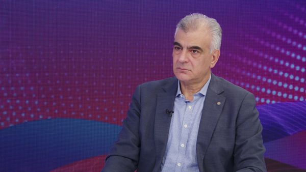 سر من غرف نوم قادة الحزب.. سليم الصايغ يكشف المستور عن قرار توقيف الشيخ نعيم:طلعوا بلا شرف مع الرئيس
