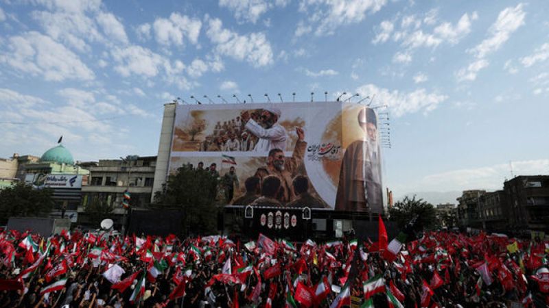 تشييع خامنئي يجوب طهران 
