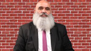 اشكال شيعي كبير على الهواء وعلي فياض يُتَّهَم انه 