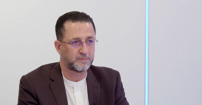 تحوّل خطير قد يفتح باب التصفيات... حسين مرتضى في هجوم ناري على جعجع: مخرّب الكنائس وصاحب سجلّ أسود!
