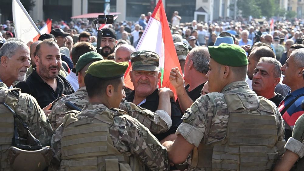 تجمع روابط القطاع العام يرفع السقف