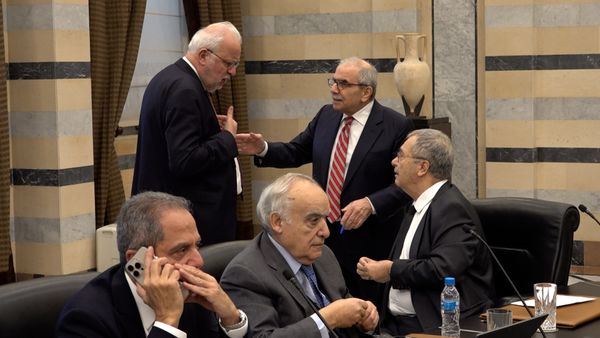 الفجوة المالية… قانون لحماية الناهبين