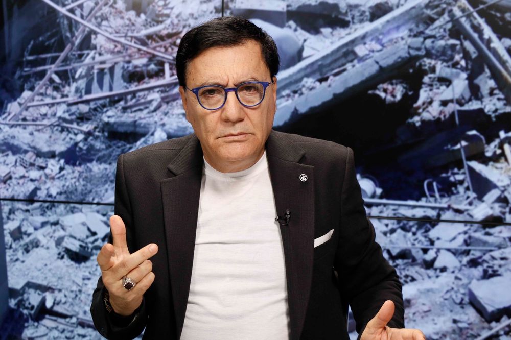 فضحية إسرائيلية تهز 10 زعماء لبنانيين برتبة جواسيس- الحزب يستعد للانفجار والقصف- استعدوا للإنقلاب!