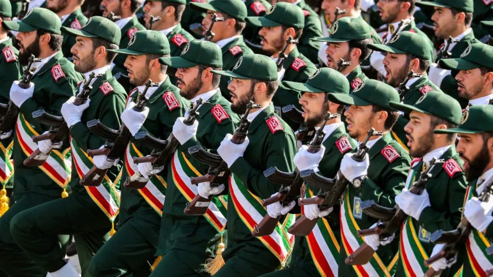 3 أجنحة تتنازع في طهران