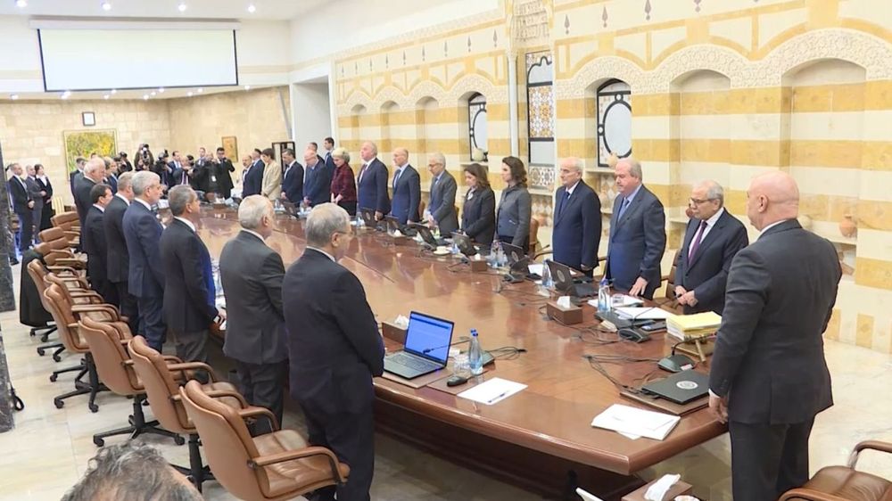 جلسة بعبدا... زيادات ورواتب وتعيينات