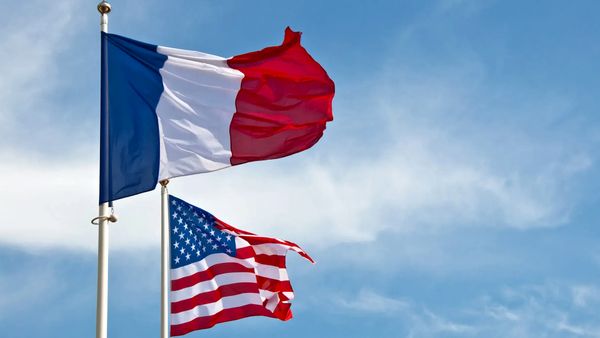 لبنان.. ميدان الاشتباك الدبلوماسي بين واشنطن وباريس