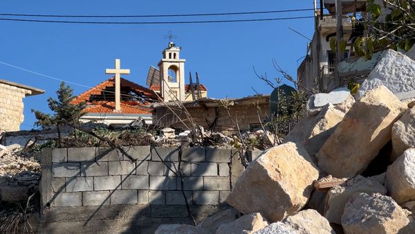 الشجرة والمغارة رسالة صمود المسيحيين في الخيام