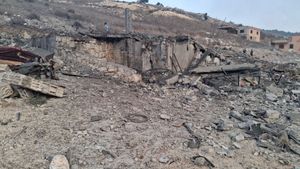 الجنوب تحت وقع الغارات المتتالية... والأهالي ينزحون بكثافة