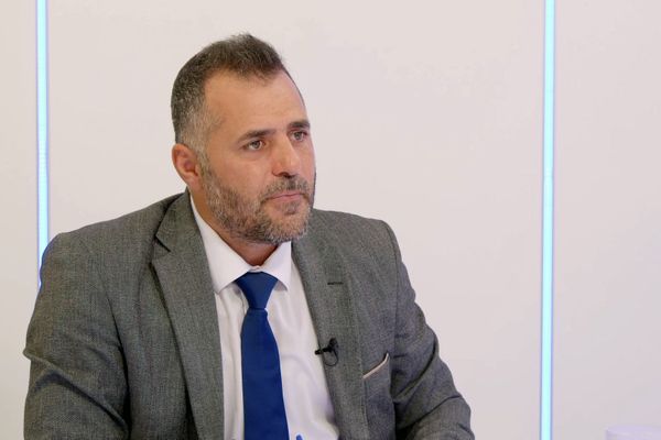 رسائل إيرانيّة مشفّرة الى حكومة التطبيع .. محمّد حميّة يعرّي مجلس الوزراء ويفضح التبعيّة: استحوا!
