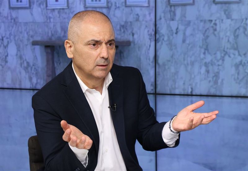ايلي محفوض يشن أوسع هجوم له على الحزب ويتهم الشيخ نعيم بالعمالة: الكف جايي ويجب تطهير لبنان!
