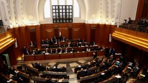 دفاعًا عن الدستور… طعن بتمديد الولاية