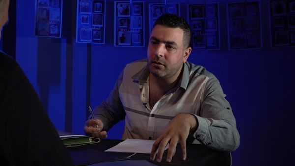 اختراقات ورسائل مفخخة وتصفية بِبَصمة الصوت: لقاء خطير لنتنياهو مع ناشطين.. تفاصيل صاعقة مع إيلي غبش!
