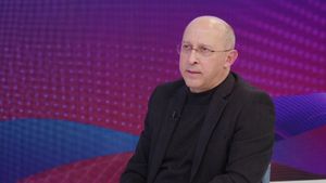 آلان عون يتعاطف مع الحريري: كلانا طُعن من 