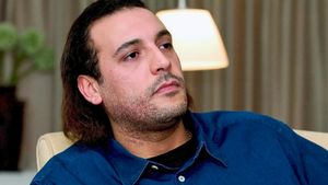 القذافي يمثل أمام حمادة.. والنيابة تمنع لقاء المحامي