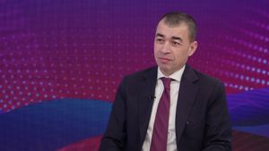 انضبوا يا ذميين... سيزار أبي خليل يكشف من يقف وراء الحملة على الجيش ويعلن الحل الأمثل لخلاص لبنان!