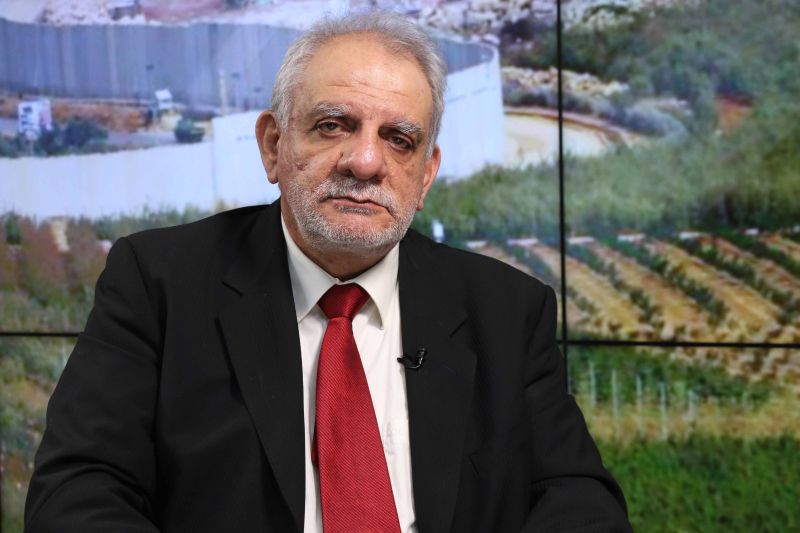 اجتياح لبنان "مؤكد" ووثائق خطيرة الى العلن.. يوسف الخوري يمجّد "لبنانيي إسرائيل": شرفاء لا عملاء!