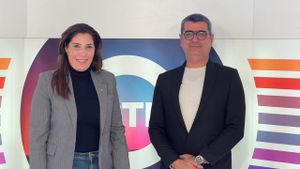 الحكومة عاملة أكتر من 